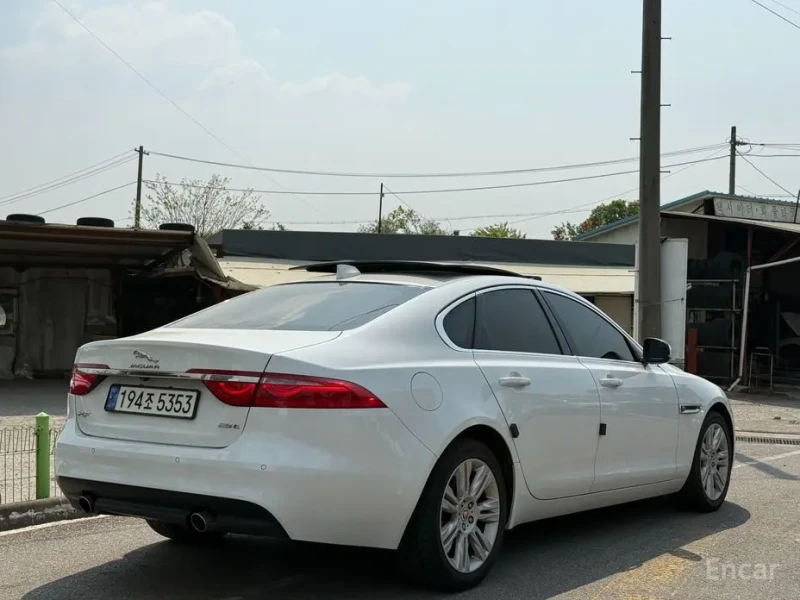2017 Jaguar XF с пробегом 74 633 км
