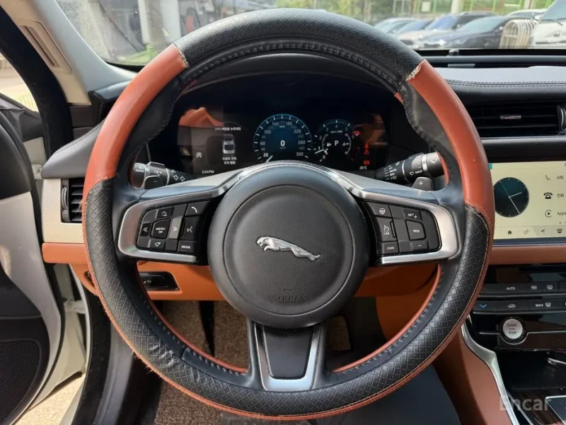 2017 Jaguar XF с пробегом 74 633 км