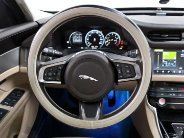 2018 Jaguar XF с пробегом 103 773 км