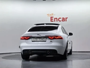 2017 Jaguar XF с пробегом 92 178 км
