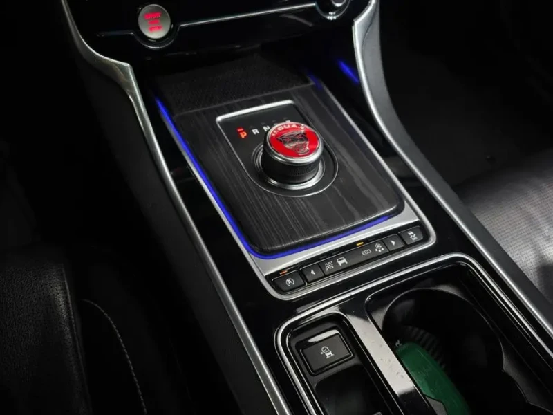 2017 Jaguar XF с пробегом 92 178 км