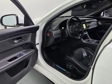 2017 Jaguar XF с пробегом 92 178 км