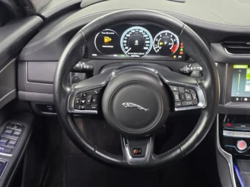 2017 Jaguar XF с пробегом 92 178 км
