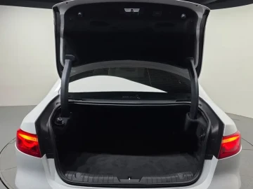 2019 Jaguar XF с пробегом 46 355 км