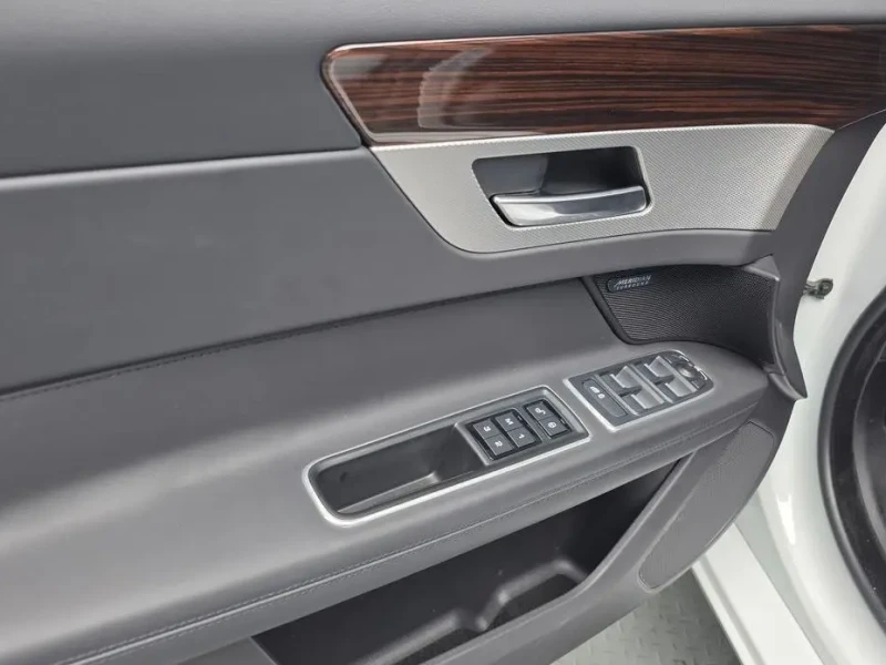 2019 Jaguar XF с пробегом 46 355 км