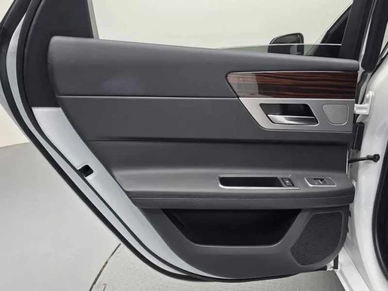 2019 Jaguar XF с пробегом 46 355 км