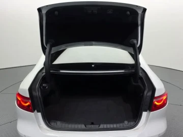 2018 Jaguar XF с пробегом 75 654 км