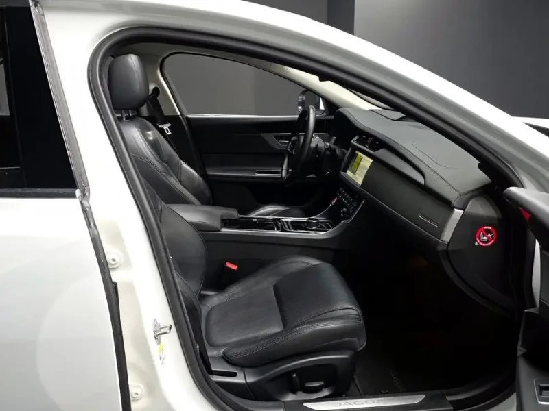 2018 Jaguar XF с пробегом 90 791 км
