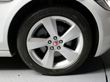 2018 Jaguar XF с пробегом 90 791 км