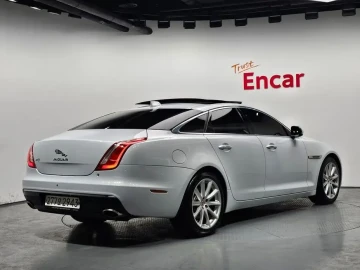 2017 Jaguar XJ с пробегом 109 406 км