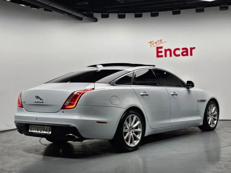 2017 Jaguar XJ с пробегом 109 406 км