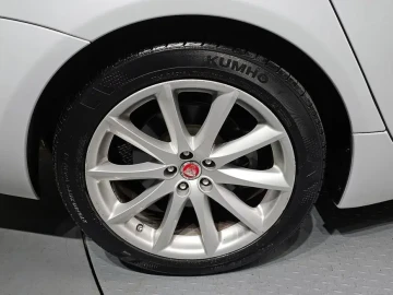 2017 Jaguar XJ с пробегом 109 406 км