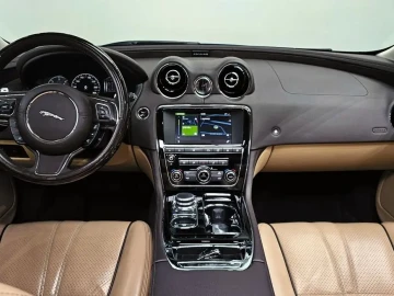 2017 Jaguar XJ с пробегом 109 406 км