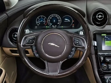 2017 Jaguar XJ с пробегом 109 406 км