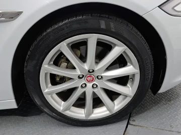 2017 Jaguar XJ с пробегом 109 406 км