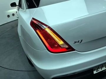 2017 Jaguar XJ с пробегом 109 406 км