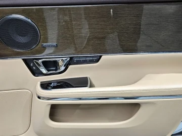2017 Jaguar XJ с пробегом 109 406 км