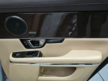 2017 Jaguar XJ с пробегом 109 406 км