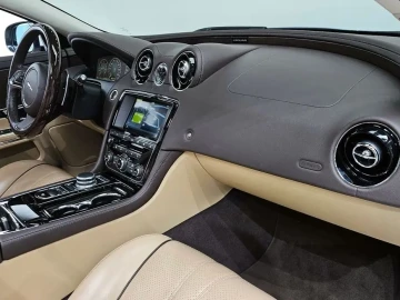 2017 Jaguar XJ с пробегом 109 406 км