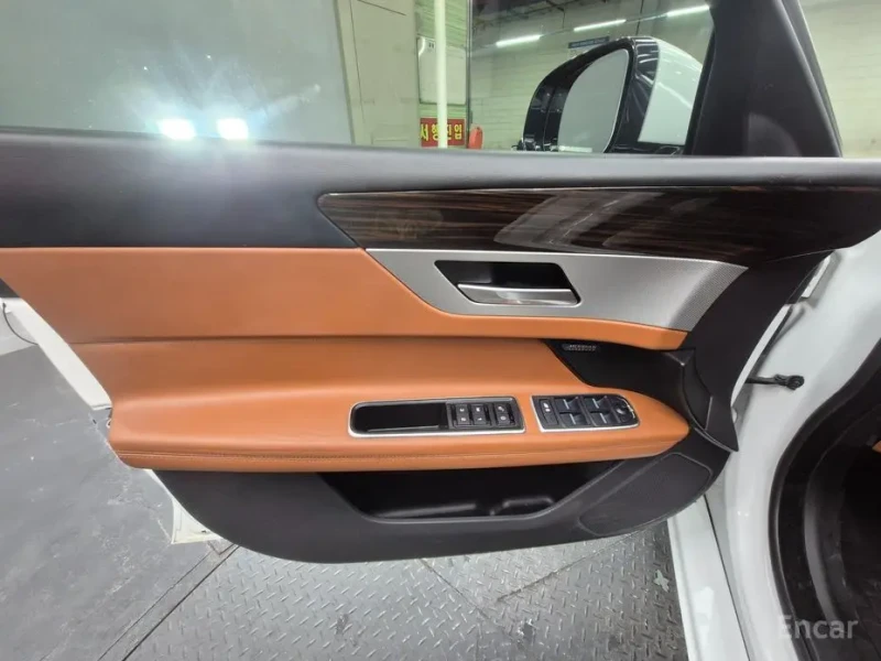 2017 Jaguar XF с пробегом 139 671 км