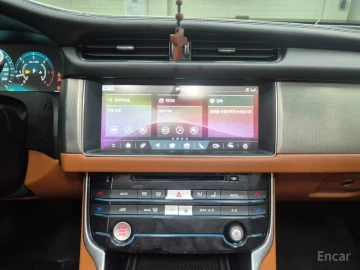 2017 Jaguar XF с пробегом 139 671 км