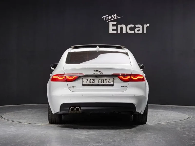 2016 Jaguar XF с пробегом 125 138 км