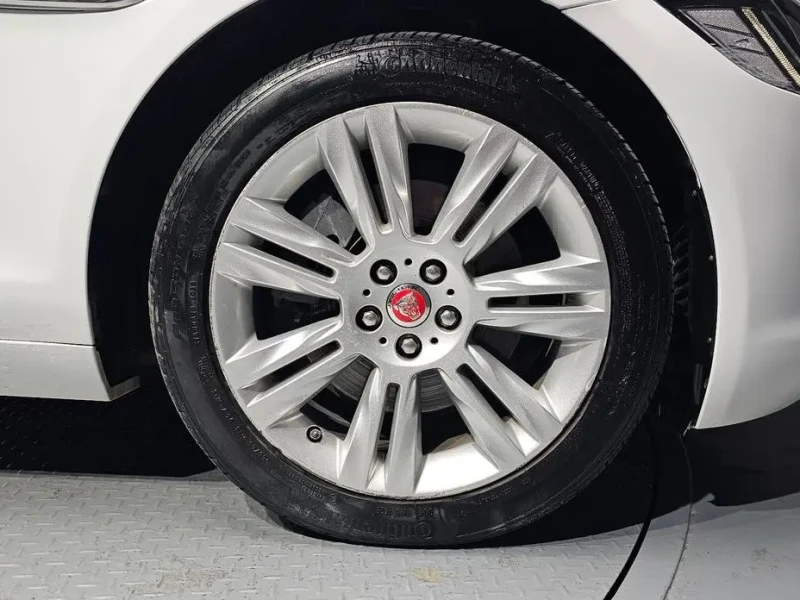 2016 Jaguar XF с пробегом 125 138 км