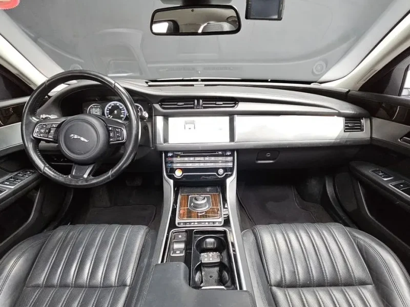 2016 Jaguar XF с пробегом 125 138 км