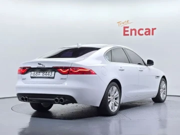 2017 Jaguar XF с пробегом 106 848 км