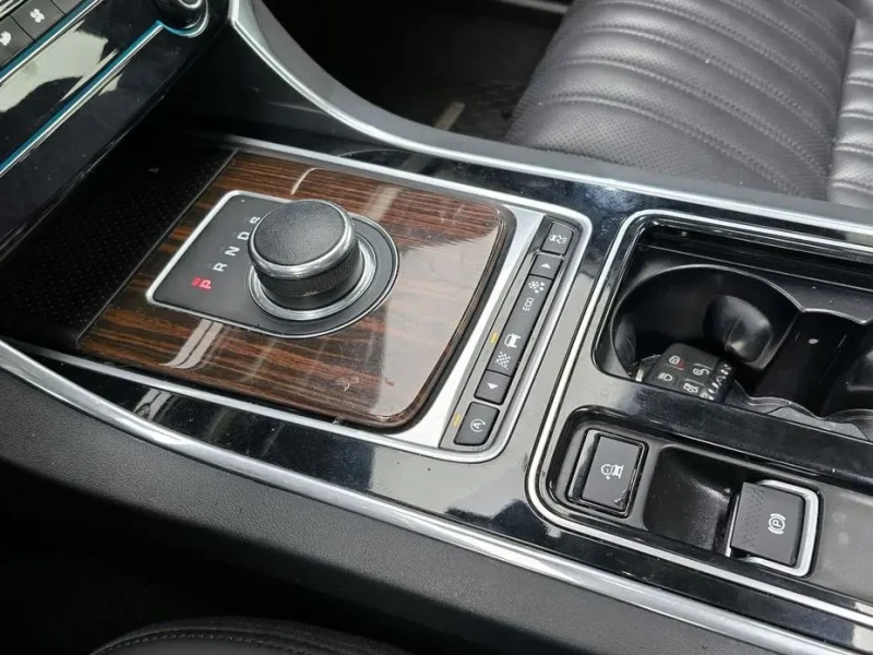 2017 Jaguar XF с пробегом 106 848 км