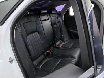 2017 Jaguar XF с пробегом 106 848 км