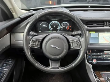 2017 Jaguar XF с пробегом 106 848 км