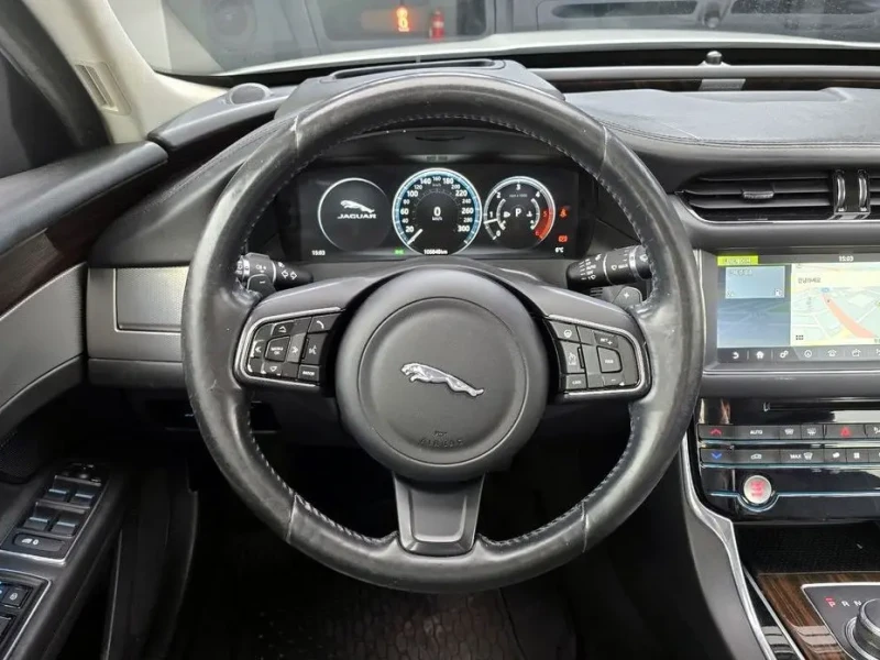 2017 Jaguar XF с пробегом 106 848 км