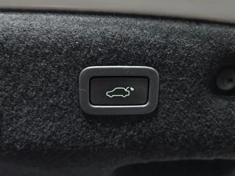 2017 Jaguar XF с пробегом 106 848 км