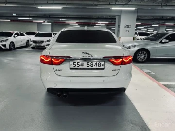 2018 Jaguar XF с пробегом 98 015 км