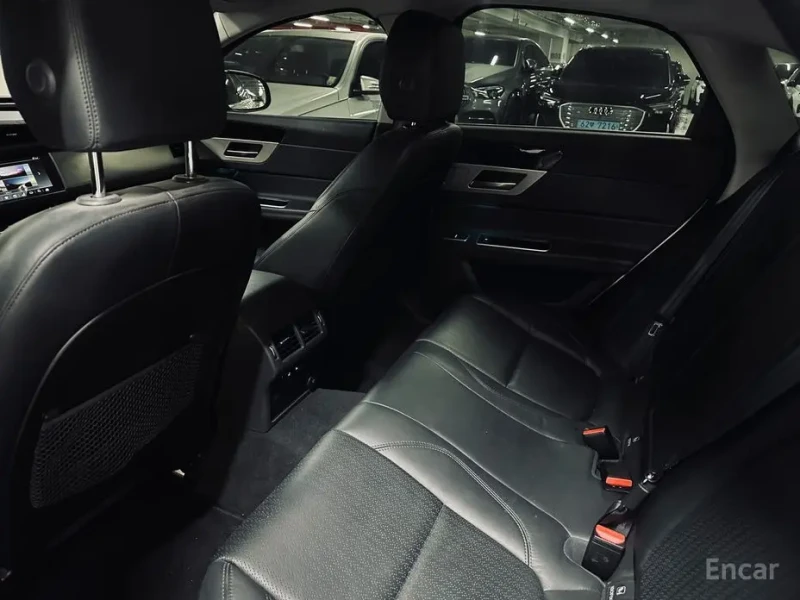 2018 Jaguar XF с пробегом 98 015 км