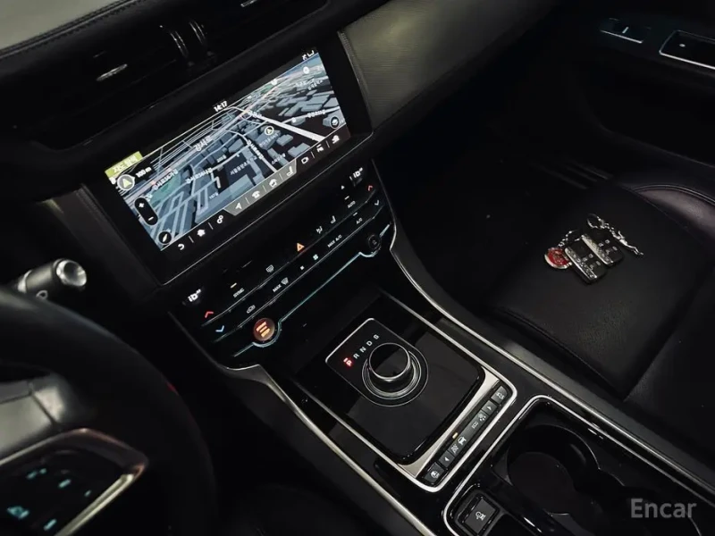 2018 Jaguar XF с пробегом 98 015 км