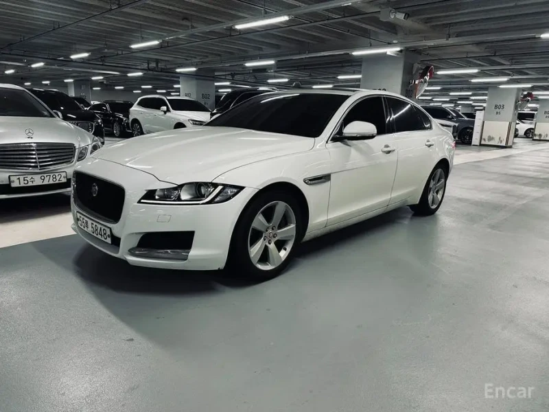 2018 Jaguar XF с пробегом 98 015 км