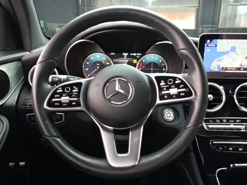 2021 Mercedes-Benz GLC с пробегом 51 448 км