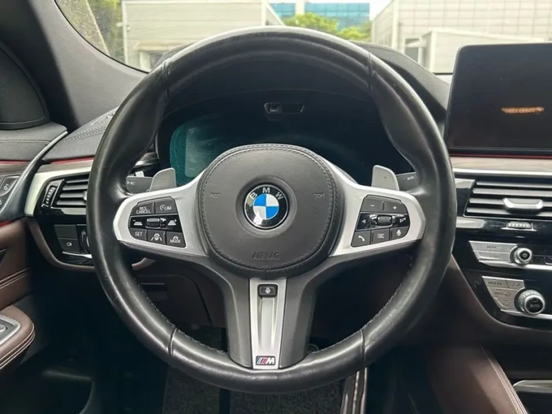2021 BMW 6 серии с пробегом 123 846 км