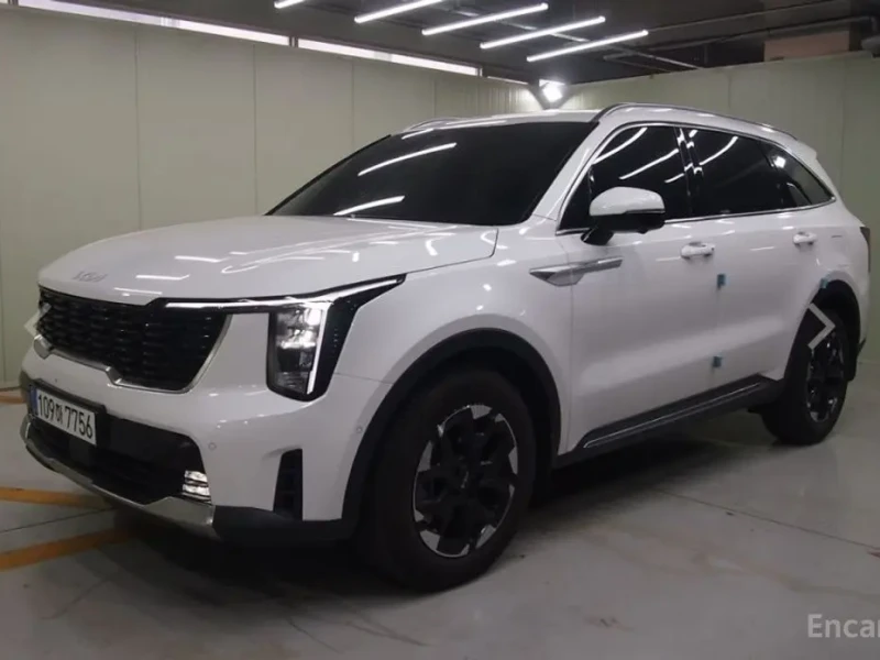 2025 Kia Sorento с пробегом 15 700 км