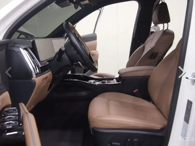 2025 Kia Sorento с пробегом 15 700 км