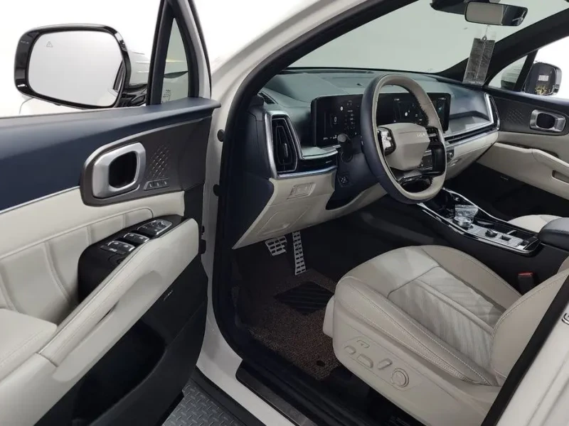 2025 Kia Sorento с пробегом 6 394 км