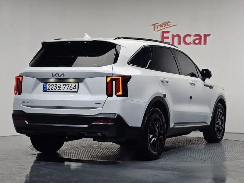 2024 Kia Sorento с пробегом 16 766 км