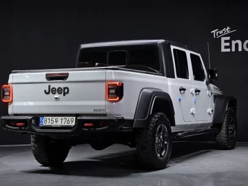 2021 Jeep Gladiator с пробегом 32 832 км