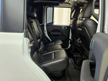 2021 Jeep Gladiator с пробегом 32 832 км