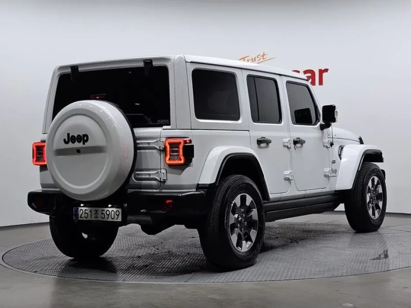 2023 Jeep Wrangler с пробегом 47 869 км
