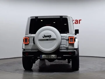 2023 Jeep Wrangler с пробегом 47 869 км