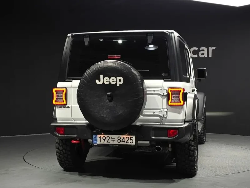 2023 Jeep Wrangler с пробегом 21 684 км