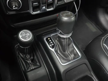 2022 Jeep Wrangler с пробегом 63 345 км